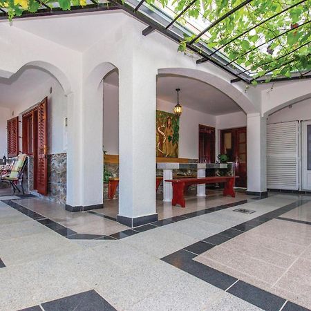 Stunning Apartment In Crikvenica With Kitchen المظهر الخارجي الصورة