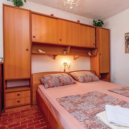 Stunning Apartment In Crikvenica With Kitchen المظهر الخارجي الصورة