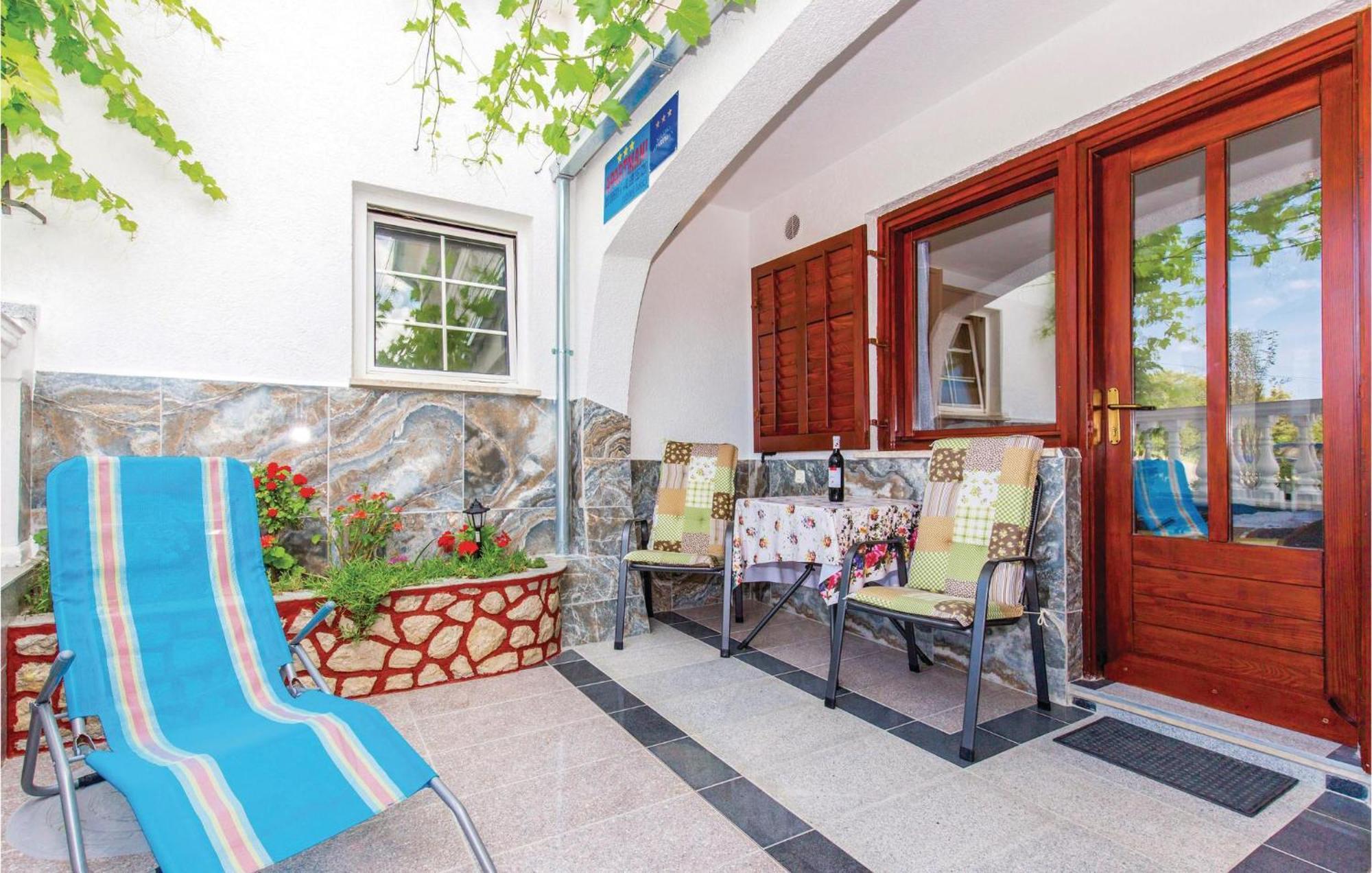 Stunning Apartment In Crikvenica With Kitchen المظهر الخارجي الصورة
